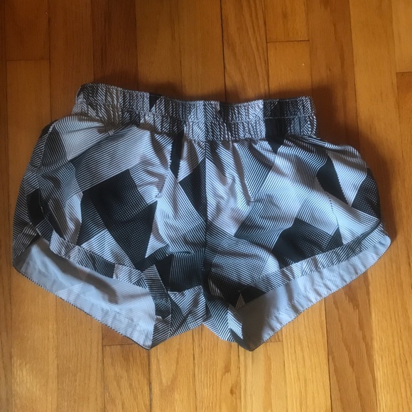 GAP Pants - b&w geometric athletic shorts